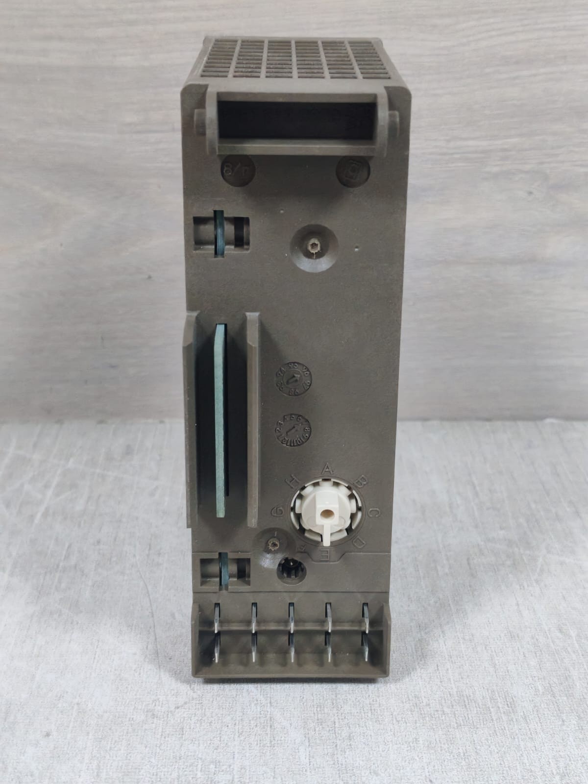 Siemens 6ES5-441-8MA11 SIEMENS SIMATIC S5 6ES5-441-8MA11 DIGITAL OUTPUT MODULE 24VDC 9