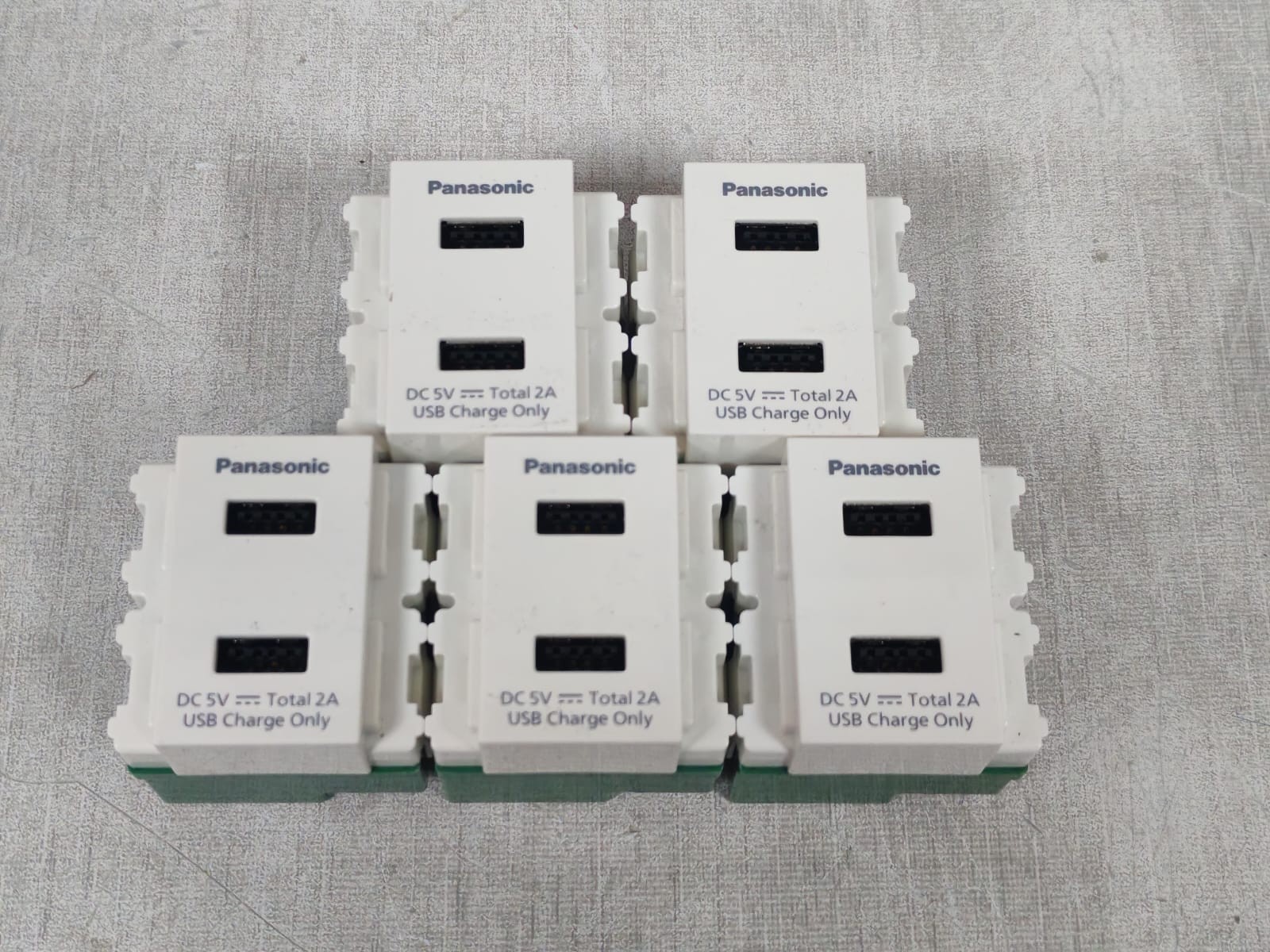 Panasonic WNF 1072W8-1 PANASONIC WNF 1072W8-1 2-PORT USB CHARGER - WHITE 2