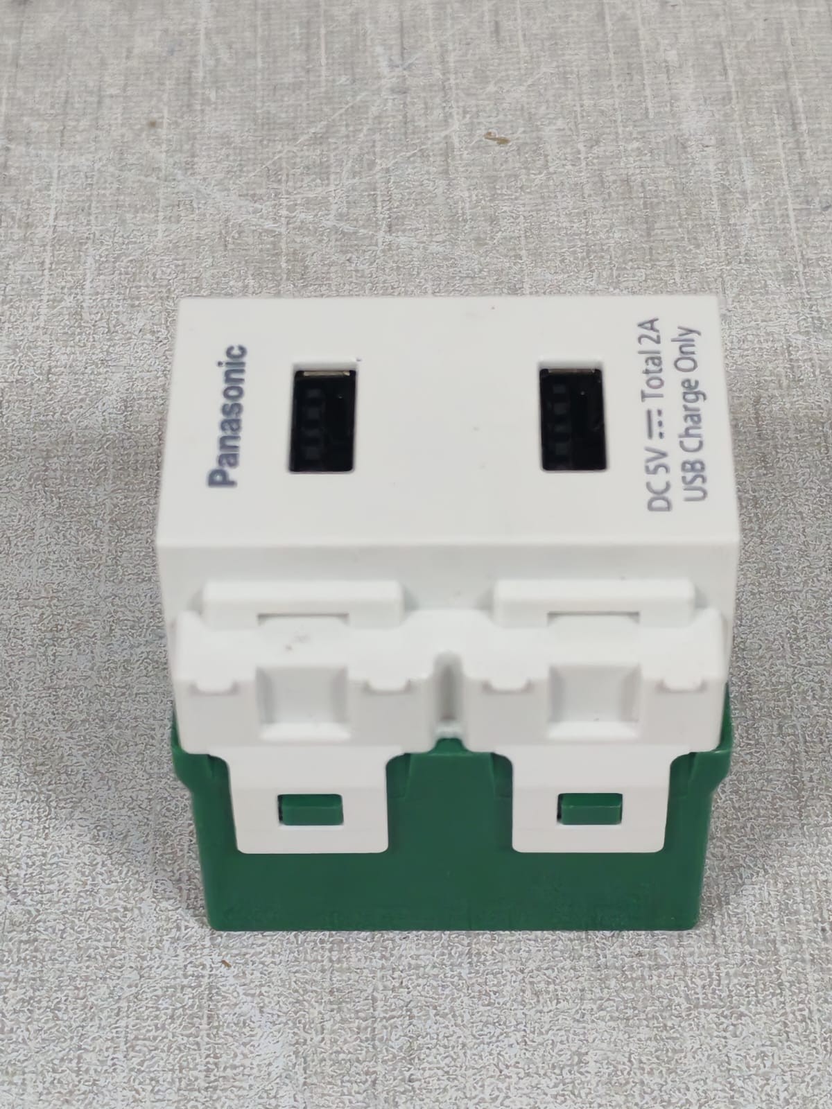 Panasonic WNF 1072W8-1 PANASONIC WNF 1072W8-1 2-PORT USB CHARGER - WHITE 7