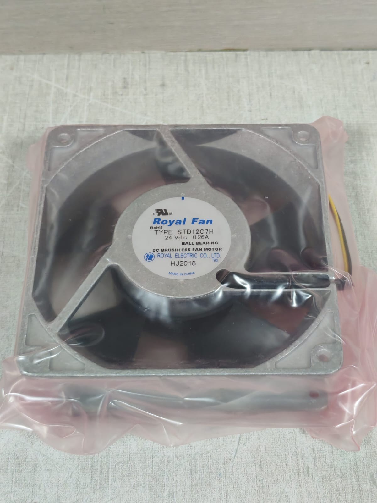 ROYAL FAN STD12C7H 707974-21R ROYAL FAN STD12C7H 707974-21R COOLING FAN 24VDC 4