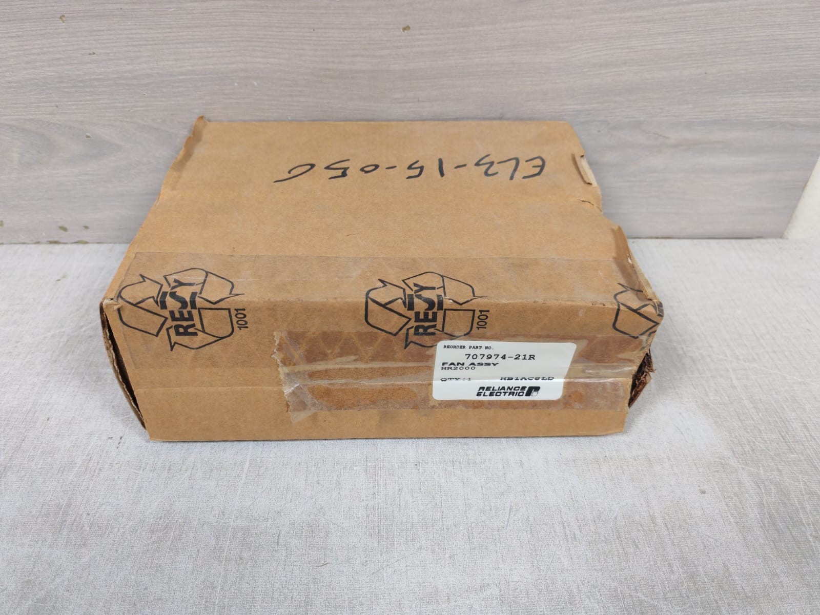 ROYAL FAN STD12C7H 707974-21R ROYAL FAN STD12C7H 707974-21R COOLING FAN 24VDC 8