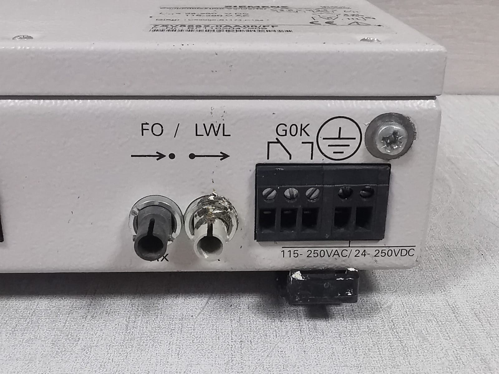 Siemens 7XV5662-0AA00/FF SIEMENS 7XV5662-0AA00/FF COMMUNICATION CONVERTER 115-250VA 10
