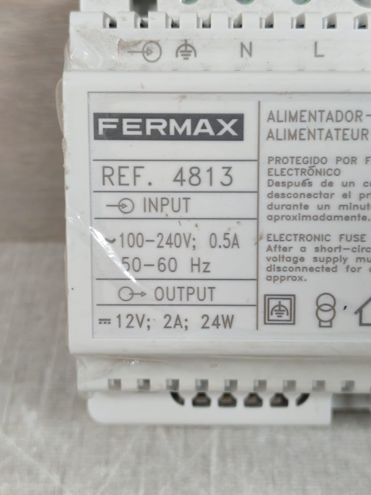 FERMAX REF.4813 V4.0 FERMAX REF.4813 ALIMENTADOR POWER SUPPLY V4.0 100-240V 4