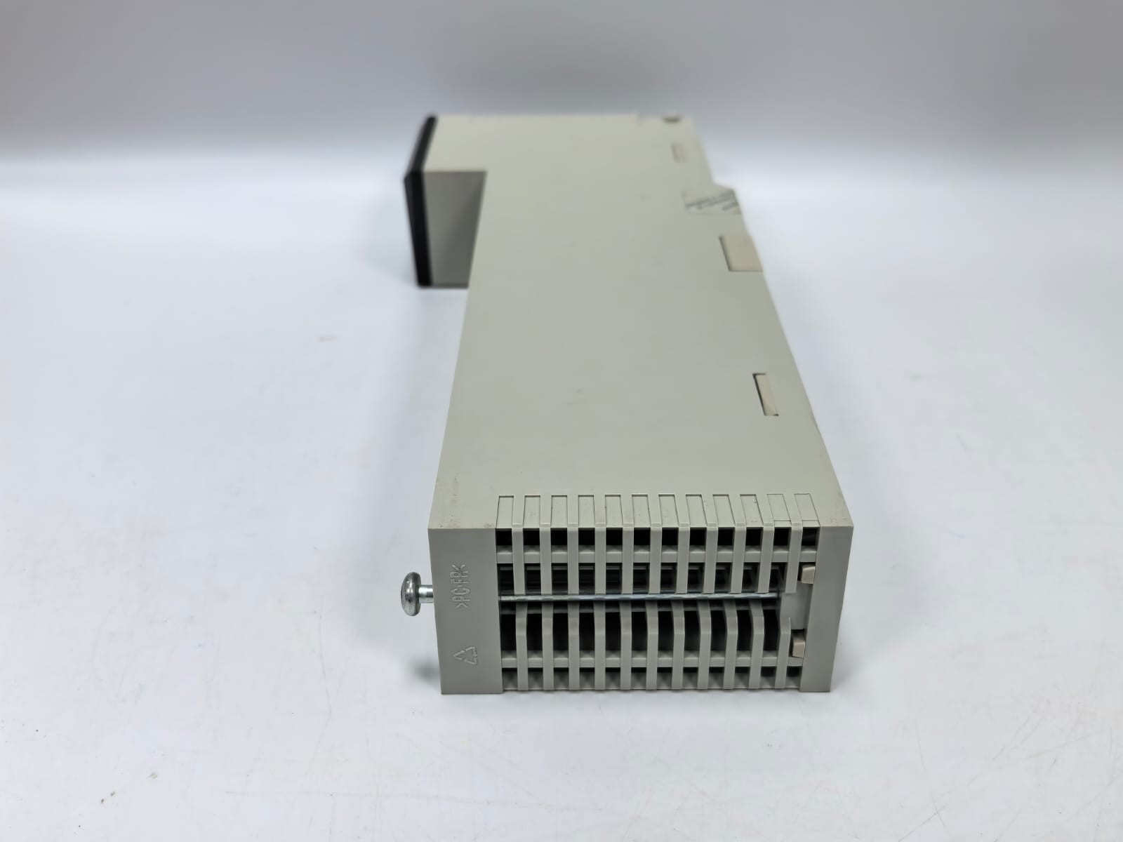 Schneider Electric 140DDI35300 SCHNEIDER ELECTRIC 140DDI35300 24VDC IN MODICON QUANTUM PV.01 RL.81 8