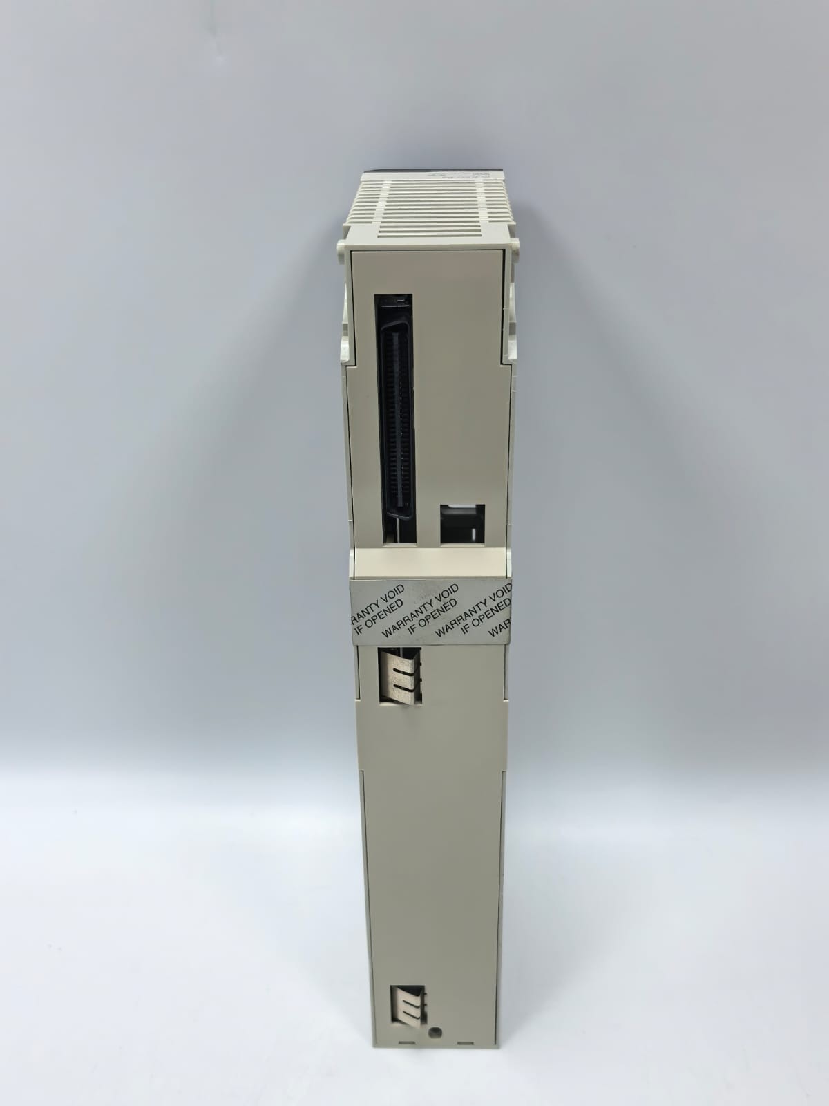 Schneider Electric 140DDI35300 SCHNEIDER ELECTRIC 140DDI35300 24VDC IN MODICON QUANTUM PV.01 RL.81 10
