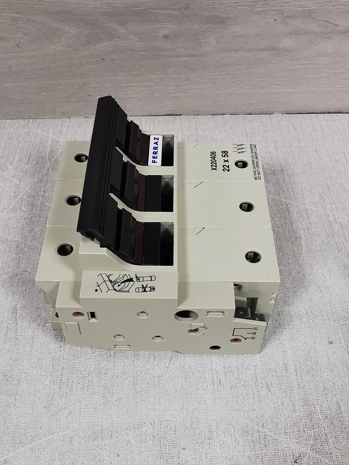 FERRAZ X220406 ST22IIID FERRAZ X220406 ST22IIID FUSE HOLDER 690V 6