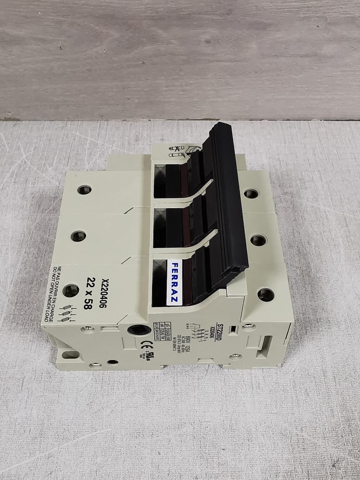 FERRAZ X220406 ST22IIID FERRAZ X220406 ST22IIID FUSE HOLDER 690V 7