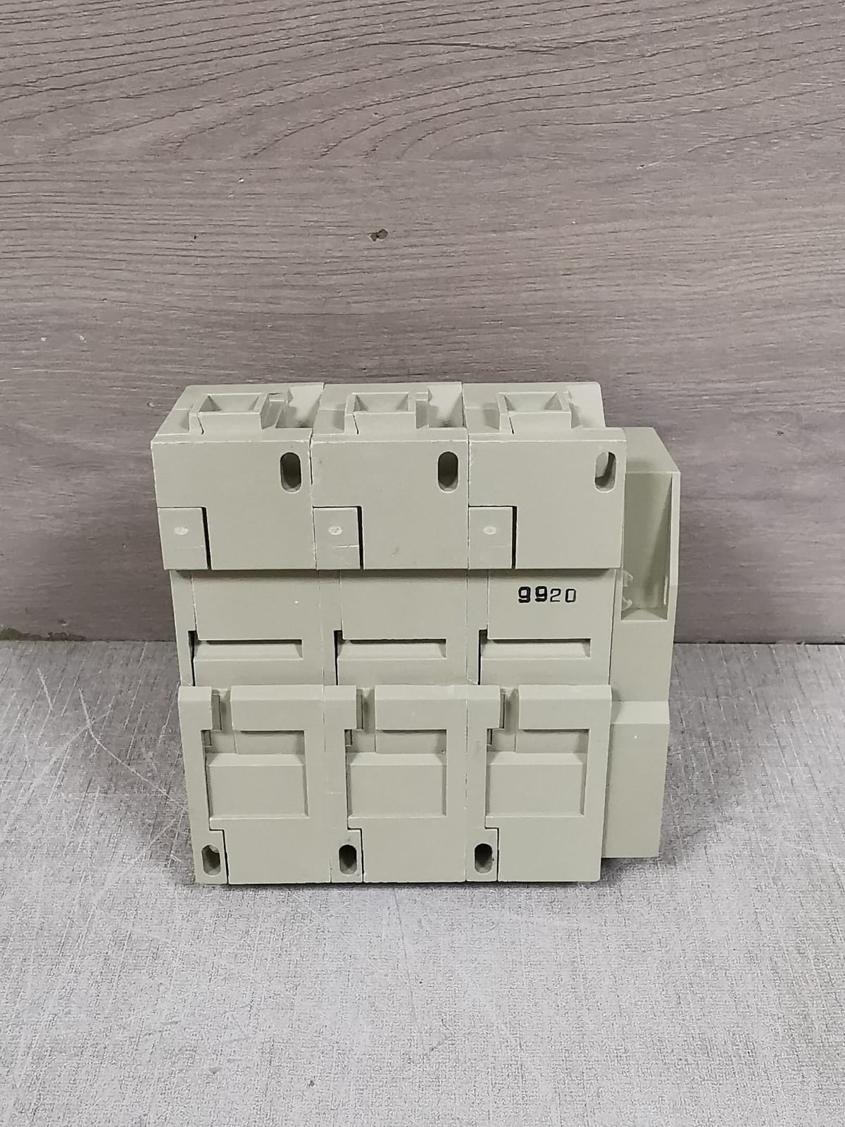 FERRAZ X220406 ST22IIID FERRAZ X220406 ST22IIID FUSE HOLDER 690V 10