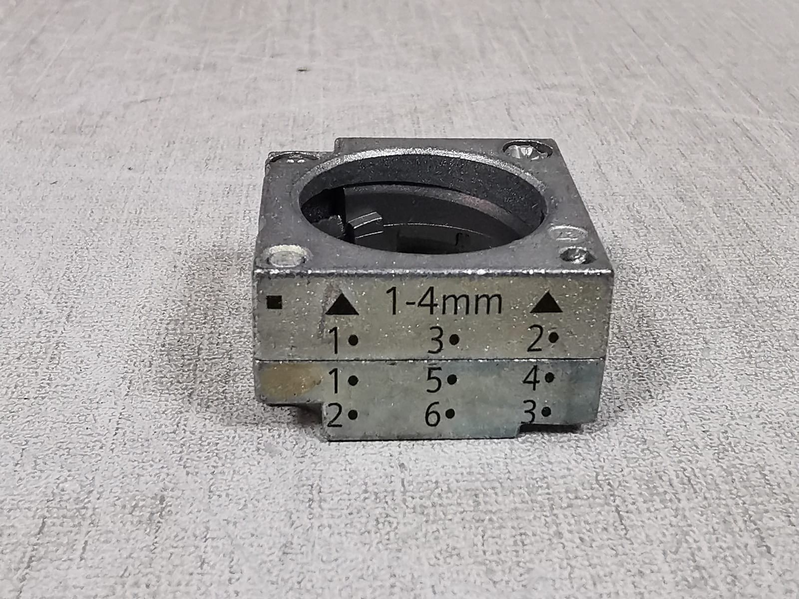 Siemens 3SB3 601-0AA11 3SB3 601-0AA11 DRUCKTASTER PUSH BUTTON 4