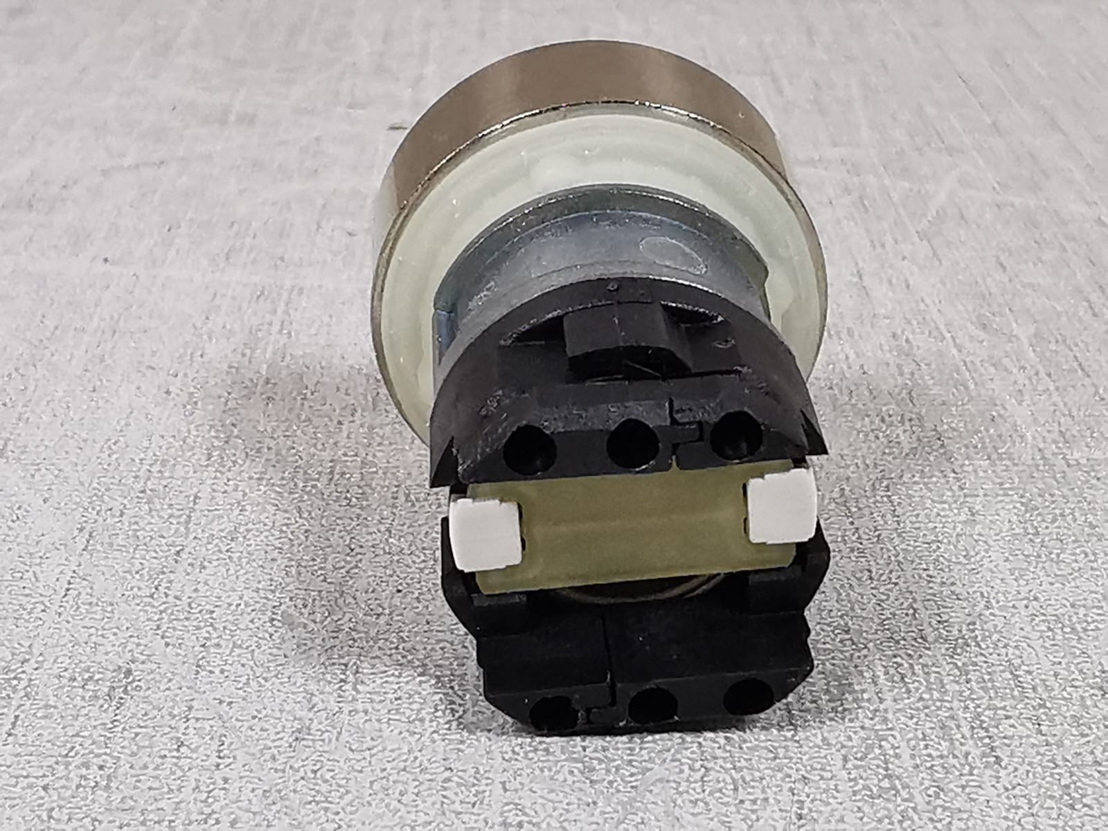 Siemens 3SB3 601-0AA11 3SB3 601-0AA11 DRUCKTASTER PUSH BUTTON 6