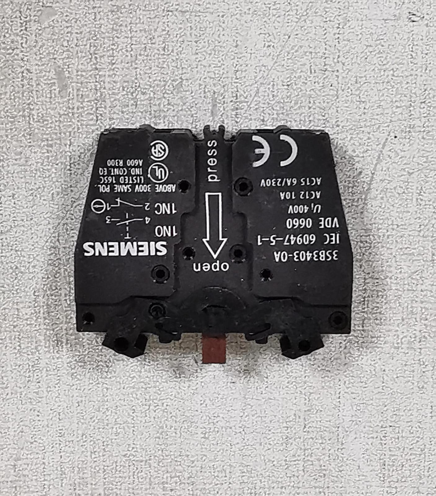 Siemens 3SB3 601-0AA11 3SB3 601-0AA11 DRUCKTASTER PUSH BUTTON 8