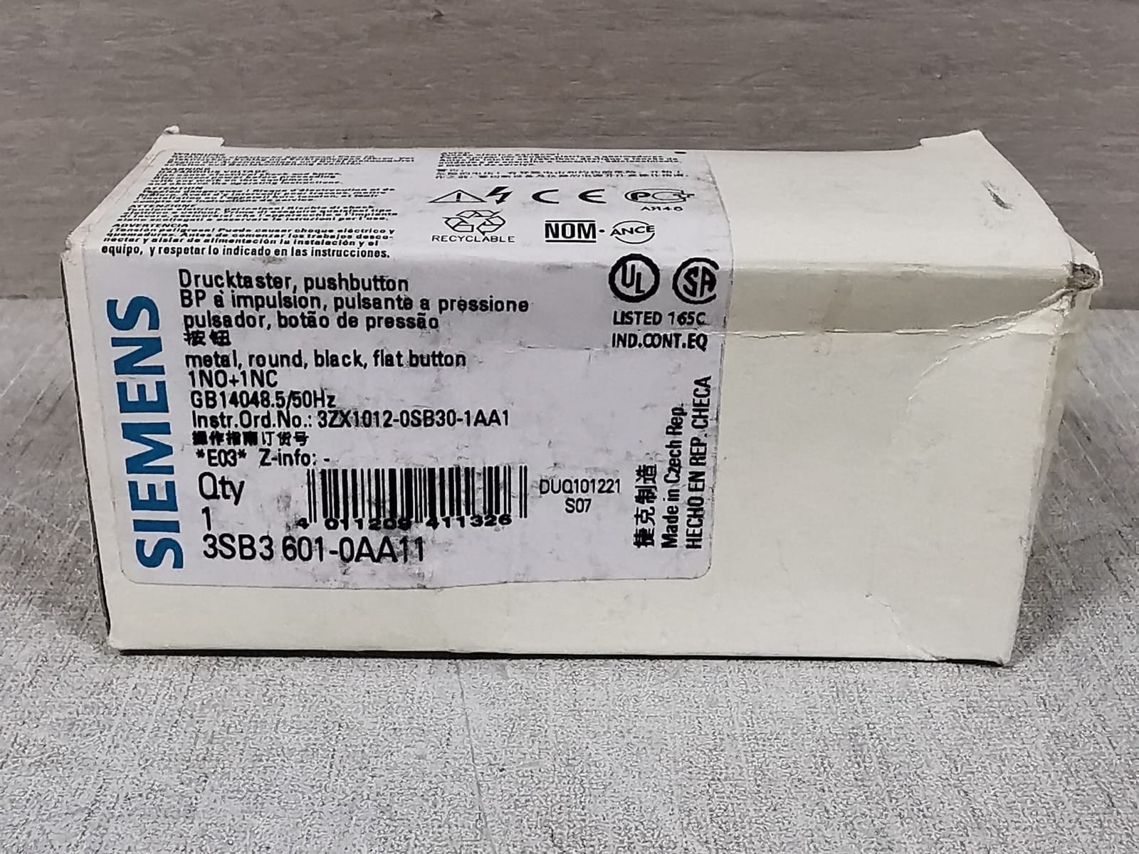 Siemens 3SB3 601-0AA11 3SB3 601-0AA11 DRUCKTASTER PUSH BUTTON 9