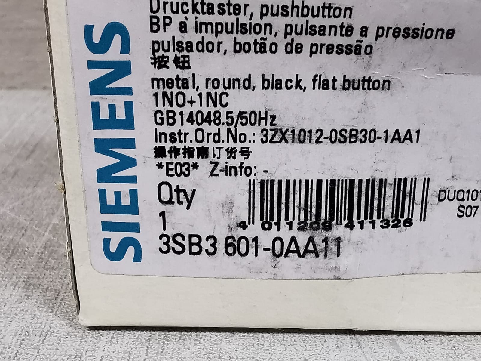 Siemens 3SB3 601-0AA11 3SB3 601-0AA11 DRUCKTASTER PUSH BUTTON 10