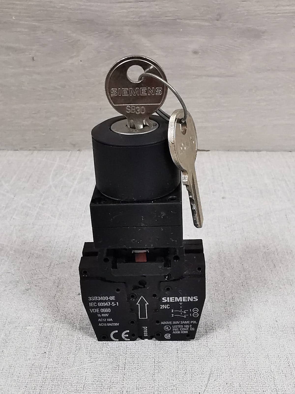 Siemens SB3400-0E SIEMENS 3SB3400-0E KEYSWITCH 10