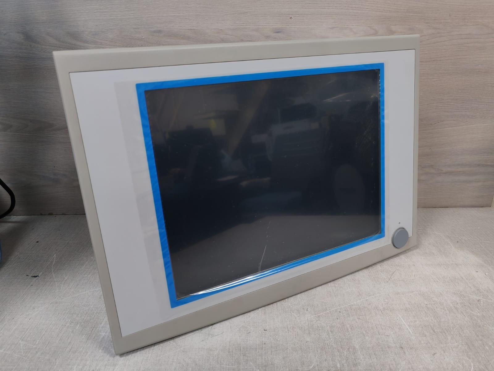 Advantech IPPC-6152A ADVANTECH IPPC-6152A INDUSTRIAL PANEL PC 100-240VAC 2