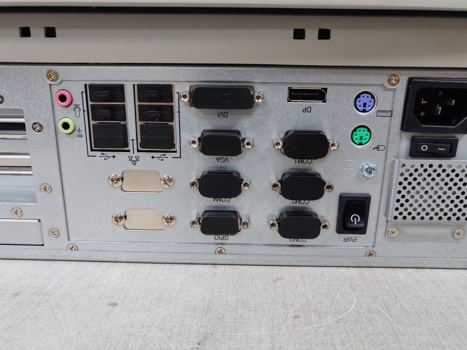 Advantech IPPC-6152A ADVANTECH IPPC-6152A INDUSTRIAL PANEL PC 100-240VAC 8