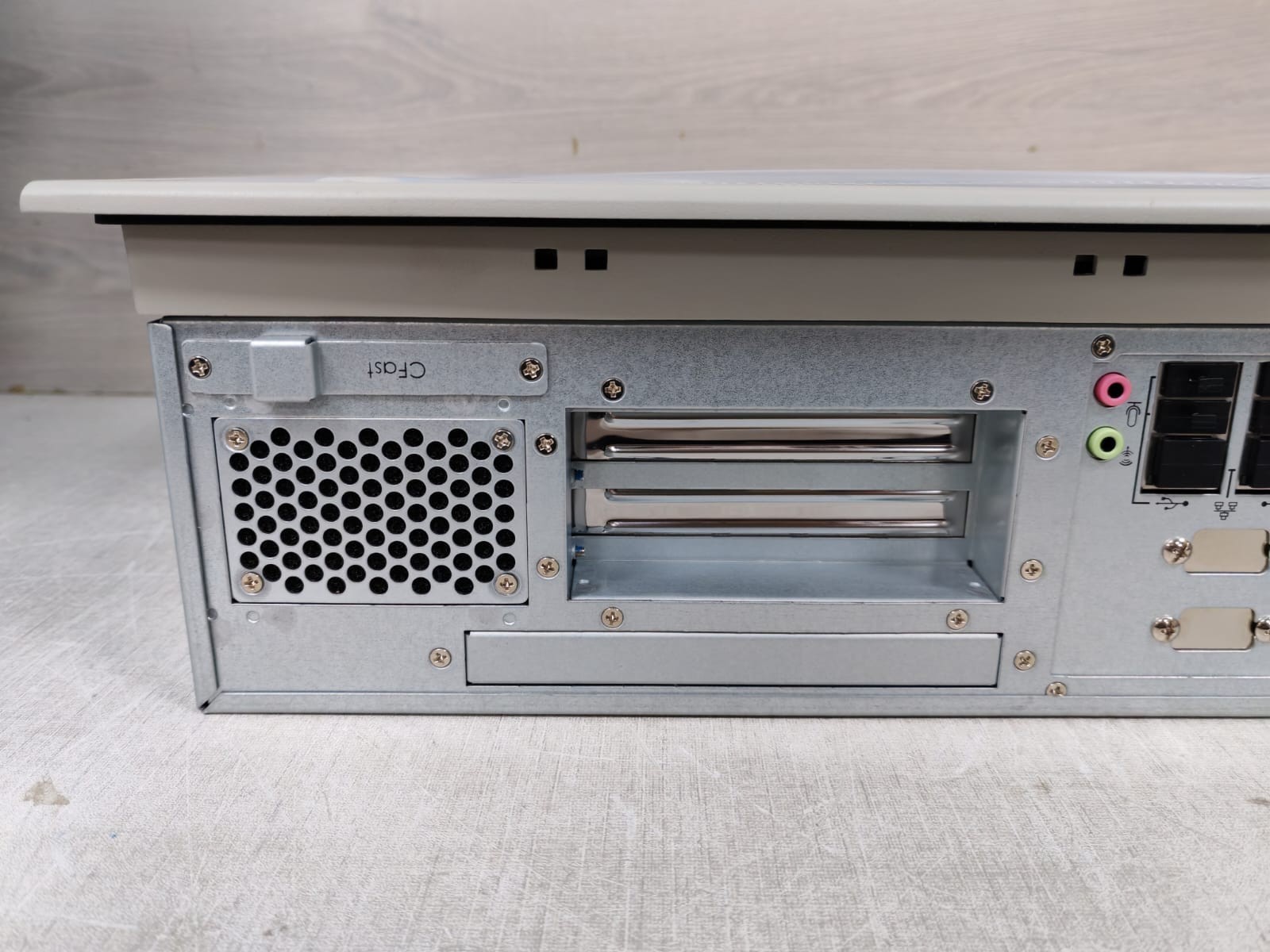 Advantech IPPC-6152A ADVANTECH IPPC-6152A INDUSTRIAL PANEL PC 100-240VAC 9
