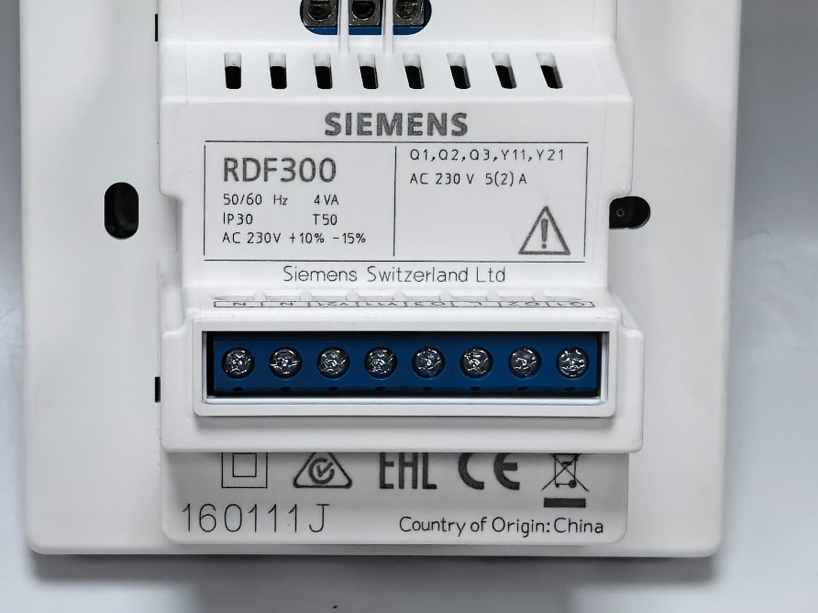 Siemens RDF300 SIEMENS RDF300 FLUSH-MOUNTED ROOM THERMOSTAT 3