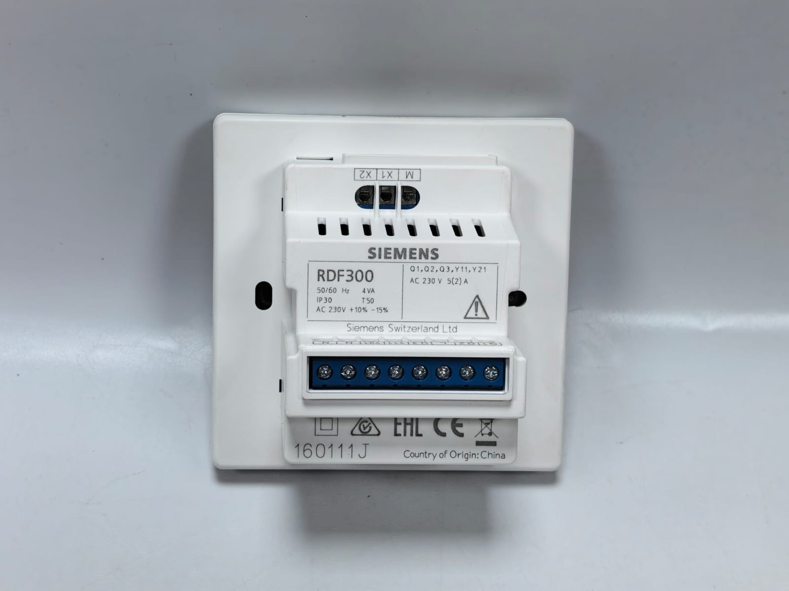 Siemens RDF300 SIEMENS RDF300 FLUSH-MOUNTED ROOM THERMOSTAT 4