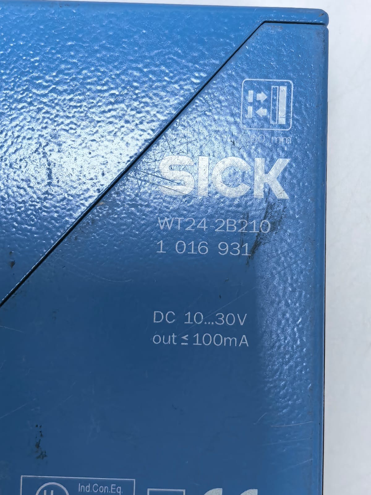 SICK WT24-2B210 SICK WT24-2B210 PHOTOELECTRIC SENSOR 2