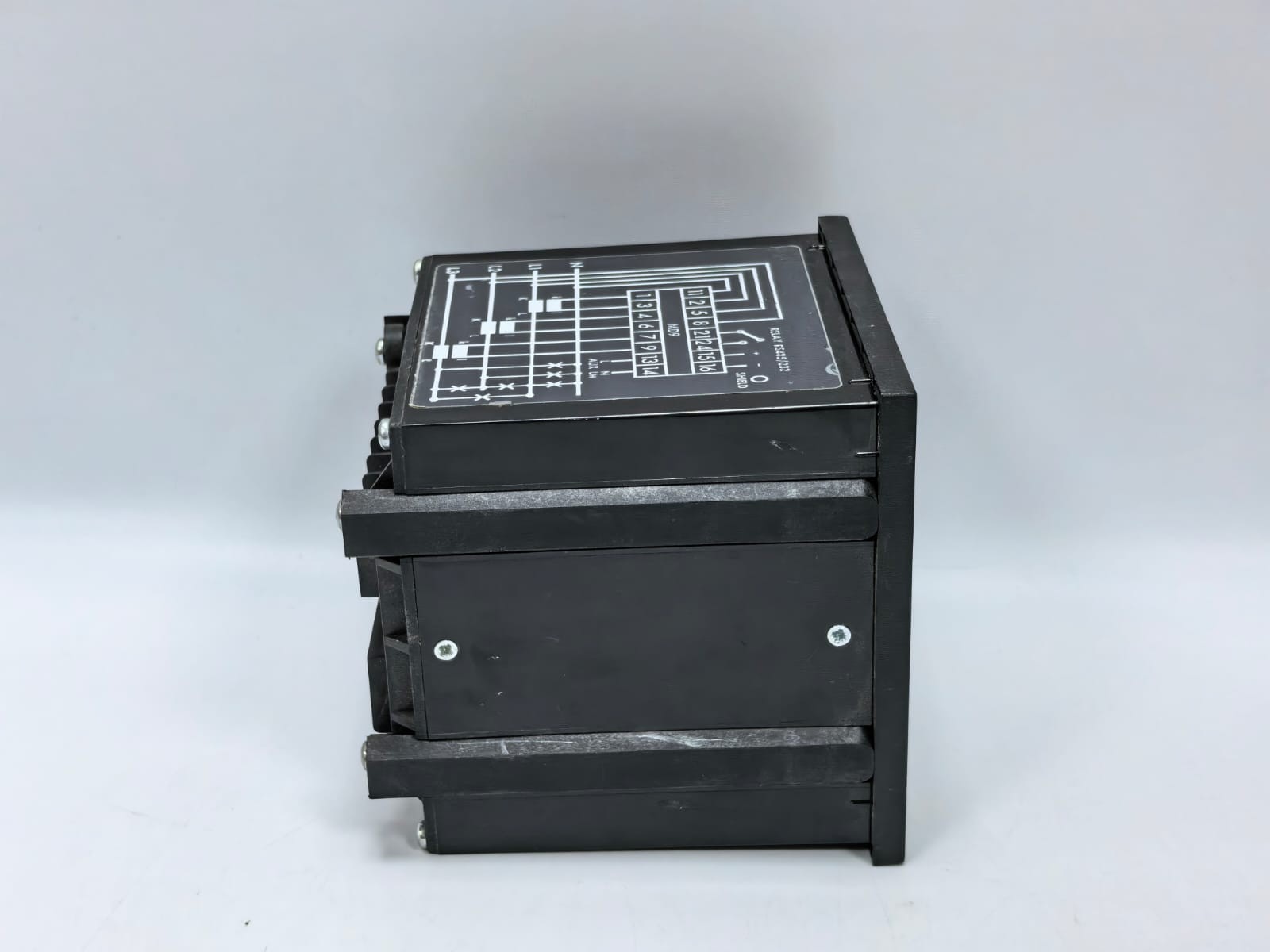 CEWE MI-2-34 CEWE MI-2-34 UNBALANCED LOAD 3-PHASE 4-WIRE 8