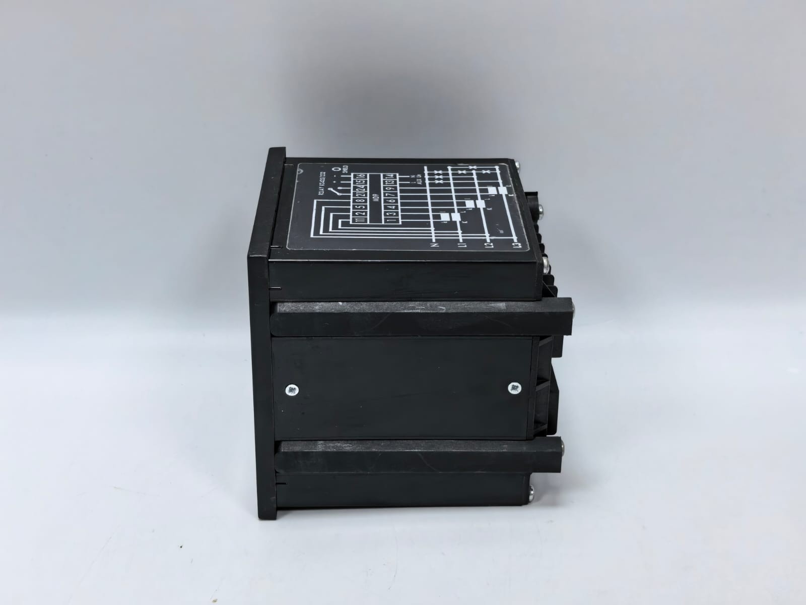 CEWE MI-2-34 CEWE MI-2-34 UNBALANCED LOAD 3-PHASE 4-WIRE 9