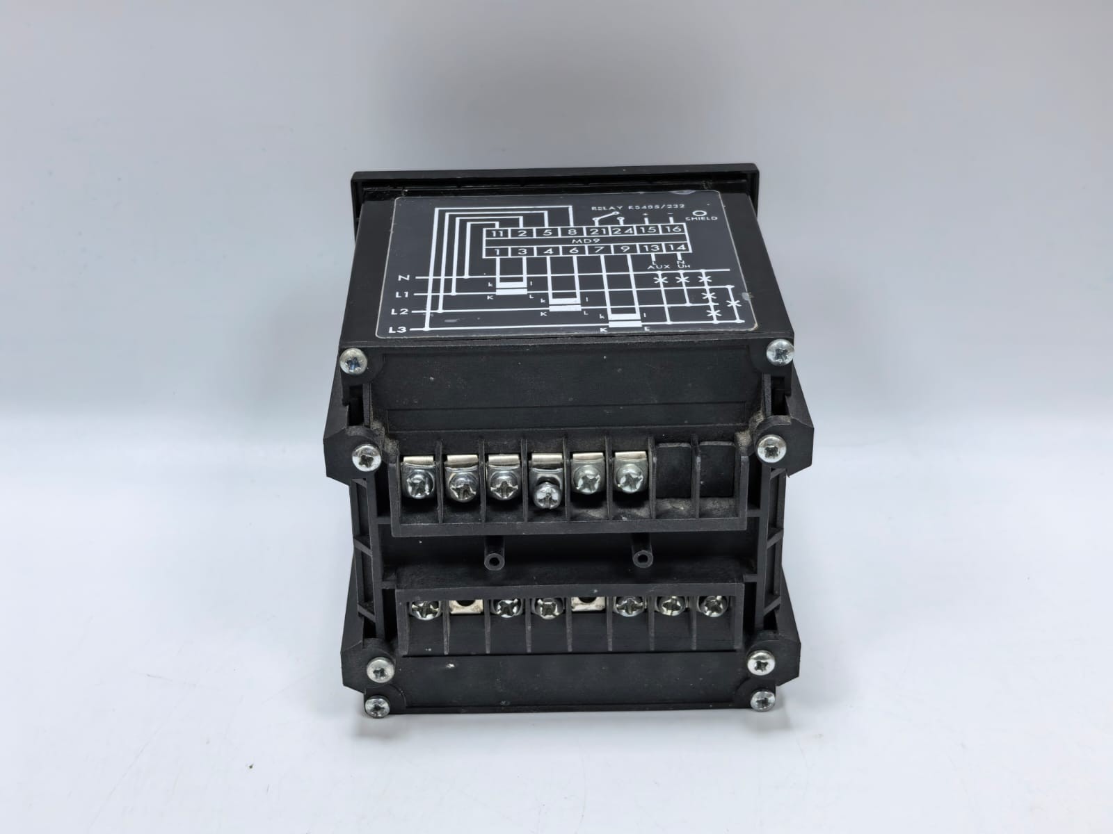 CEWE MI-2-34 CEWE MI-2-34 UNBALANCED LOAD 3-PHASE 4-WIRE 10