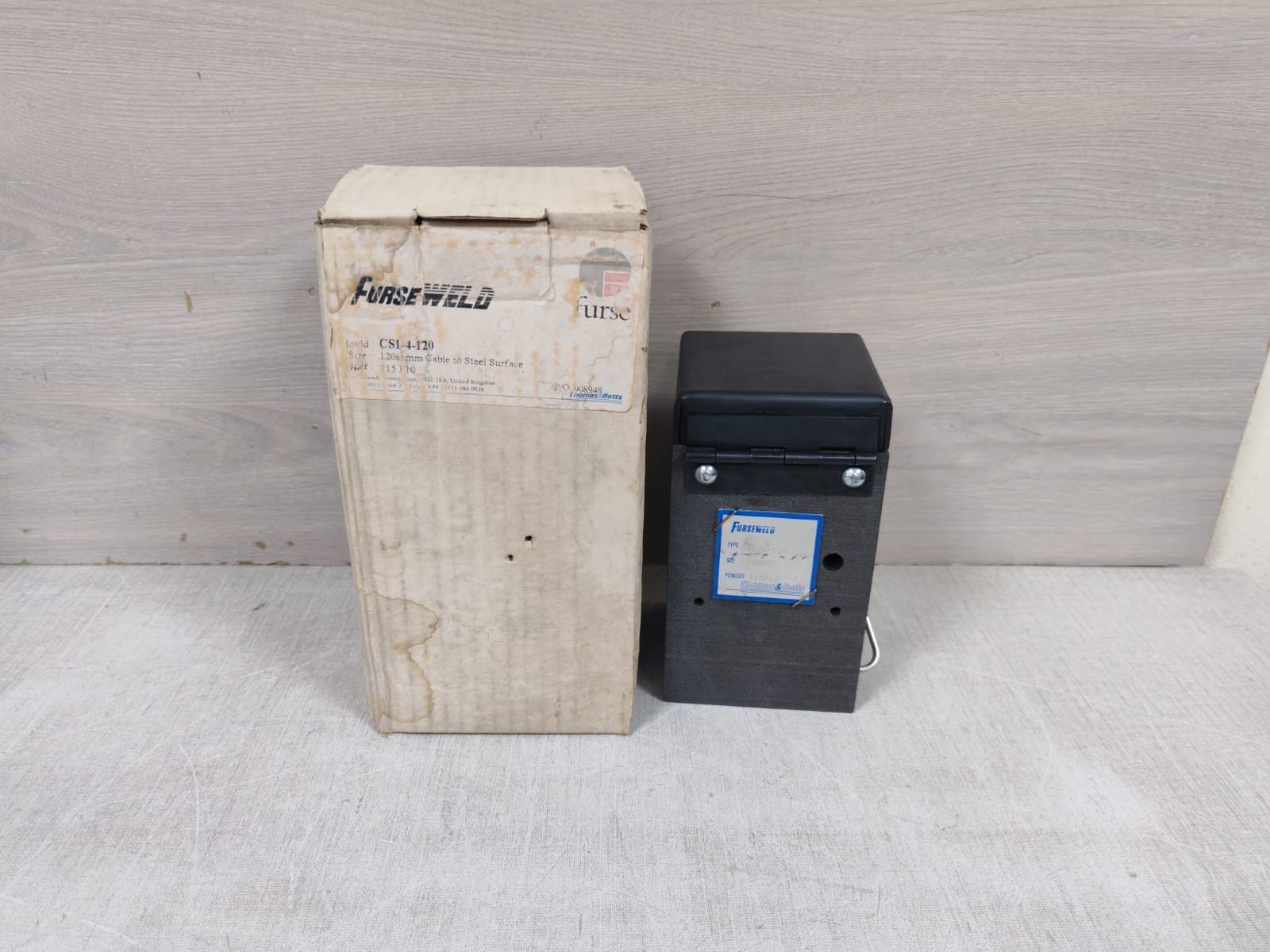 THOMAS & BETTS FURSEWELD CS1-4-120 THOMAS & BETTS FURSEWELD CS1-4-120 120SQMM CABLE TO STEEL SURFACE 2