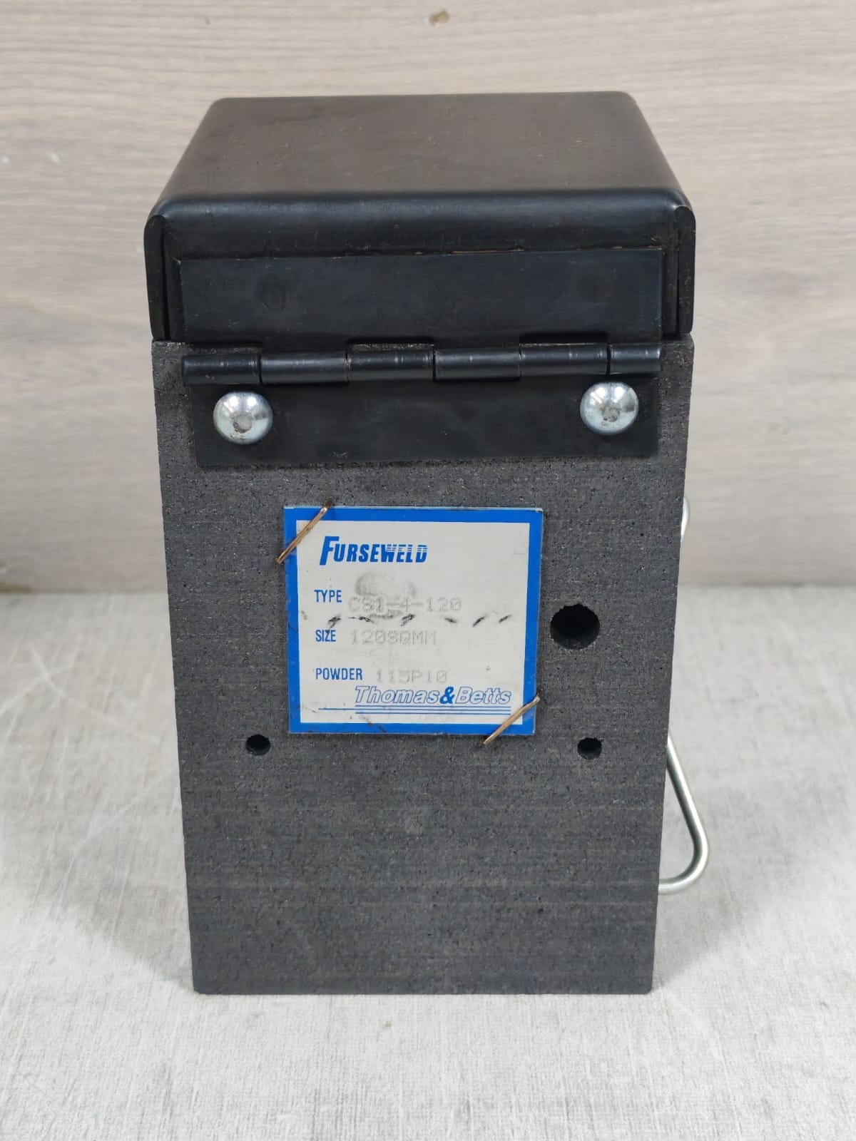 THOMAS & BETTS FURSEWELD CS1-4-120 THOMAS & BETTS FURSEWELD CS1-4-120 120SQMM CABLE TO STEEL SURFACE 3