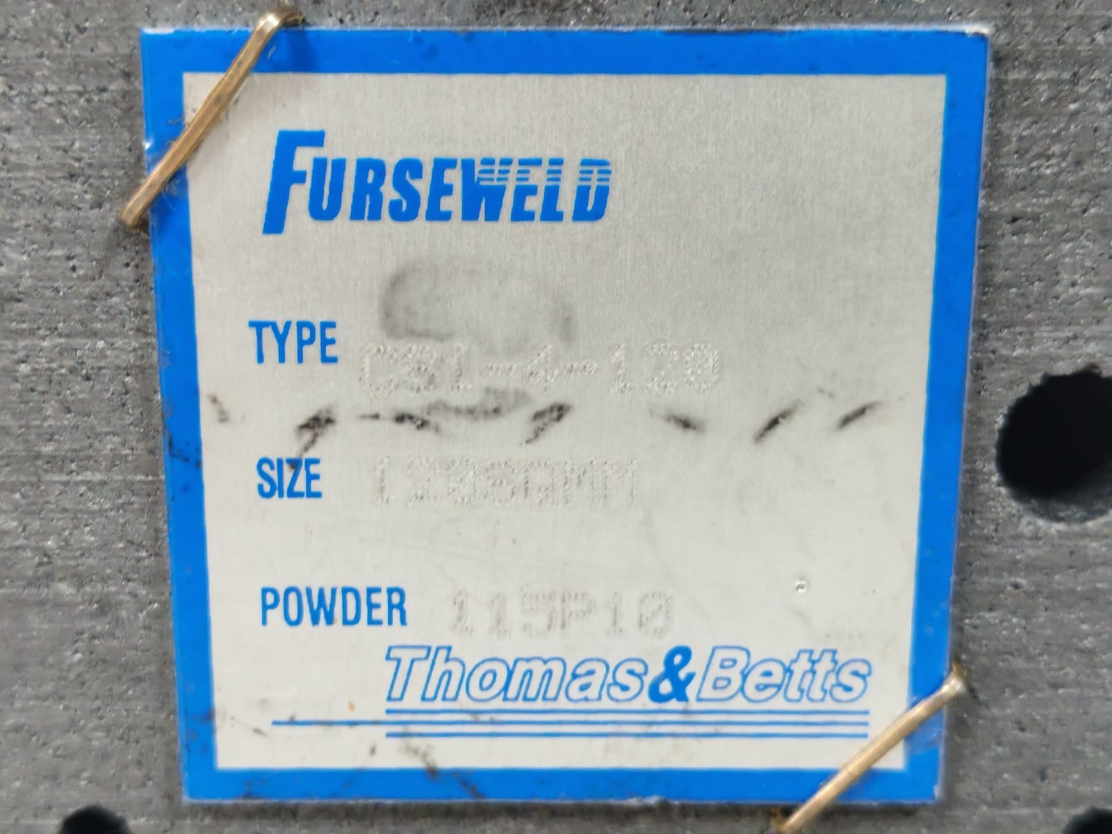 THOMAS & BETTS FURSEWELD CS1-4-120 THOMAS & BETTS FURSEWELD CS1-4-120 120SQMM CABLE TO STEEL SURFACE 4