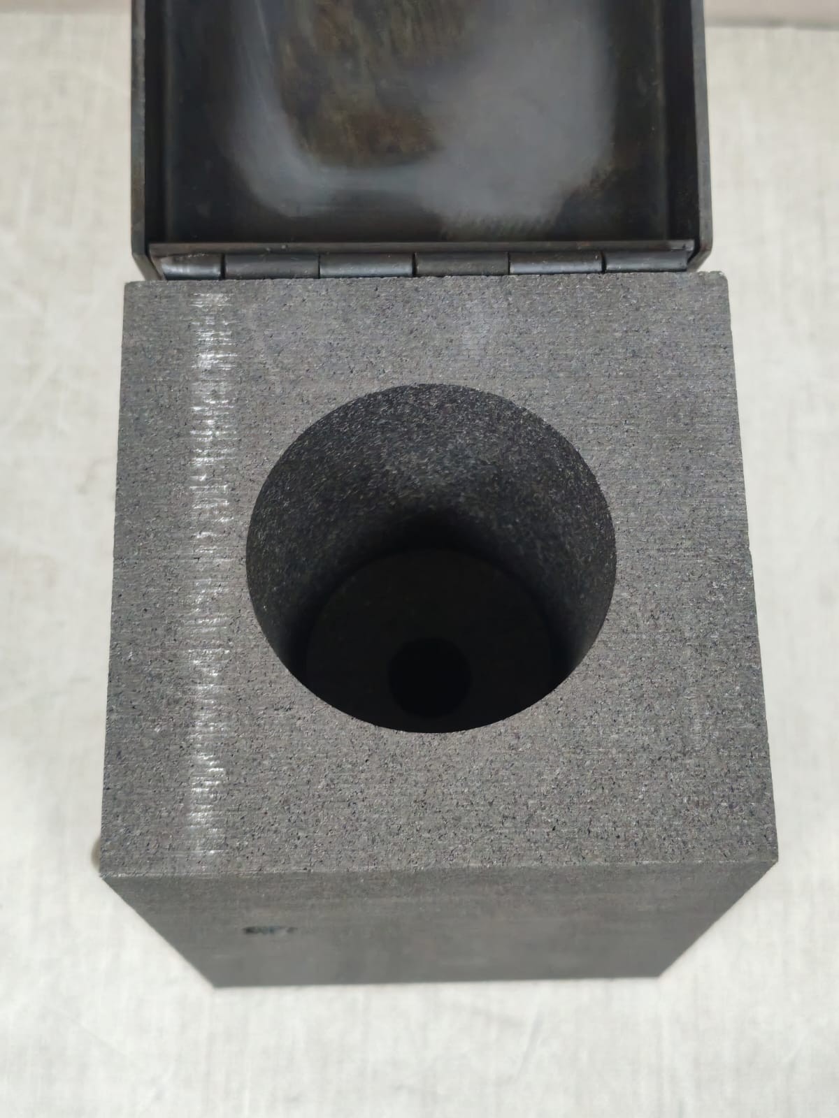 THOMAS & BETTS FURSEWELD CS1-4-120 THOMAS & BETTS FURSEWELD CS1-4-120 120SQMM CABLE TO STEEL SURFACE 9