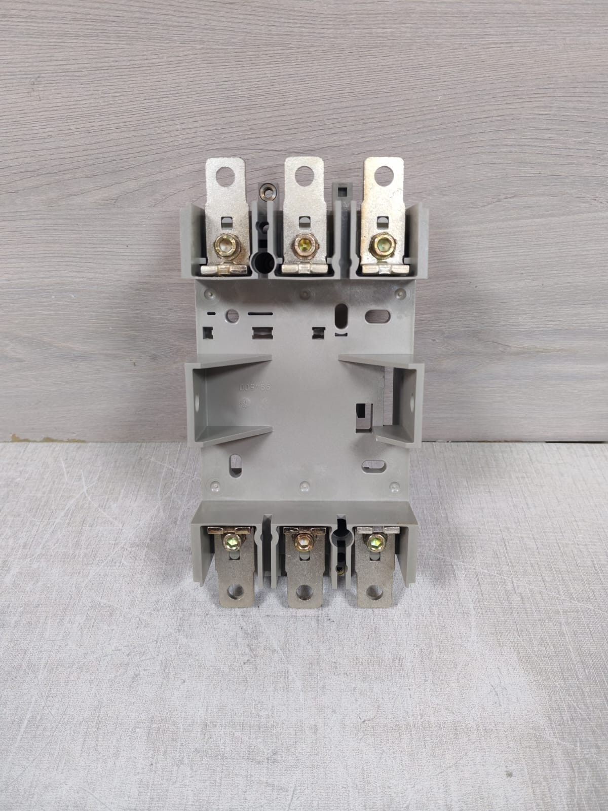 Schneider Electric GERIN-29266 MERLIN GERIN 29266 COMPACT NS 3P DROPOUT BASE CIRCUIT BREAKER ACCESSORY 10