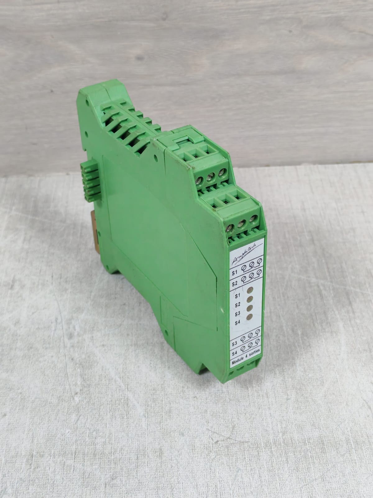 AMPHITECH 120VAC/1A AMPHITECH 2426ZZ0000171671PT00102 4 INPUTS MODULE 120VAC/1A 60VDC/1A 4