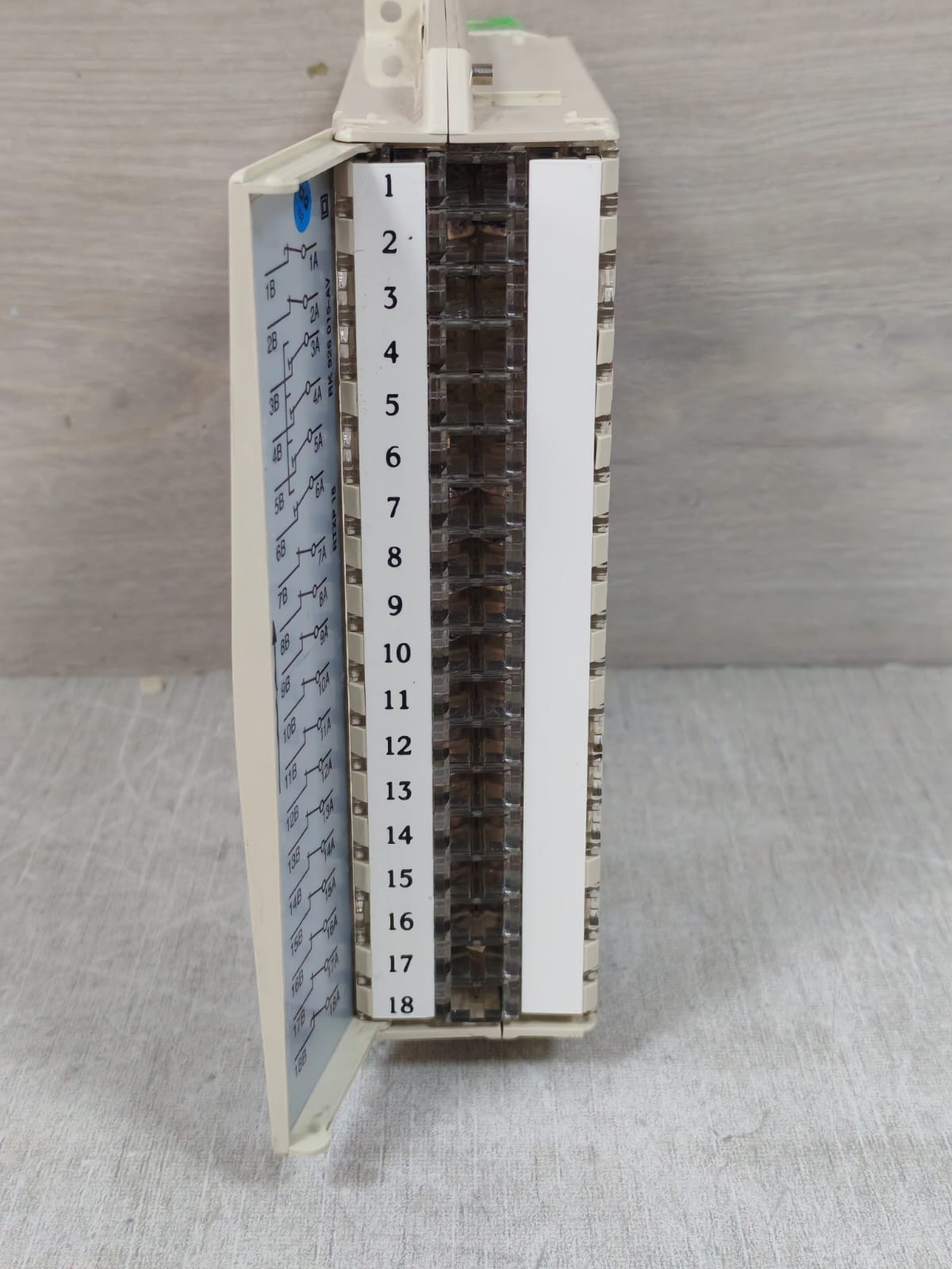 ABB RK-926-015 ABB RTXP 18/RK 926 015-AV ELECTRIC TEST SWITCH/MODULE 3