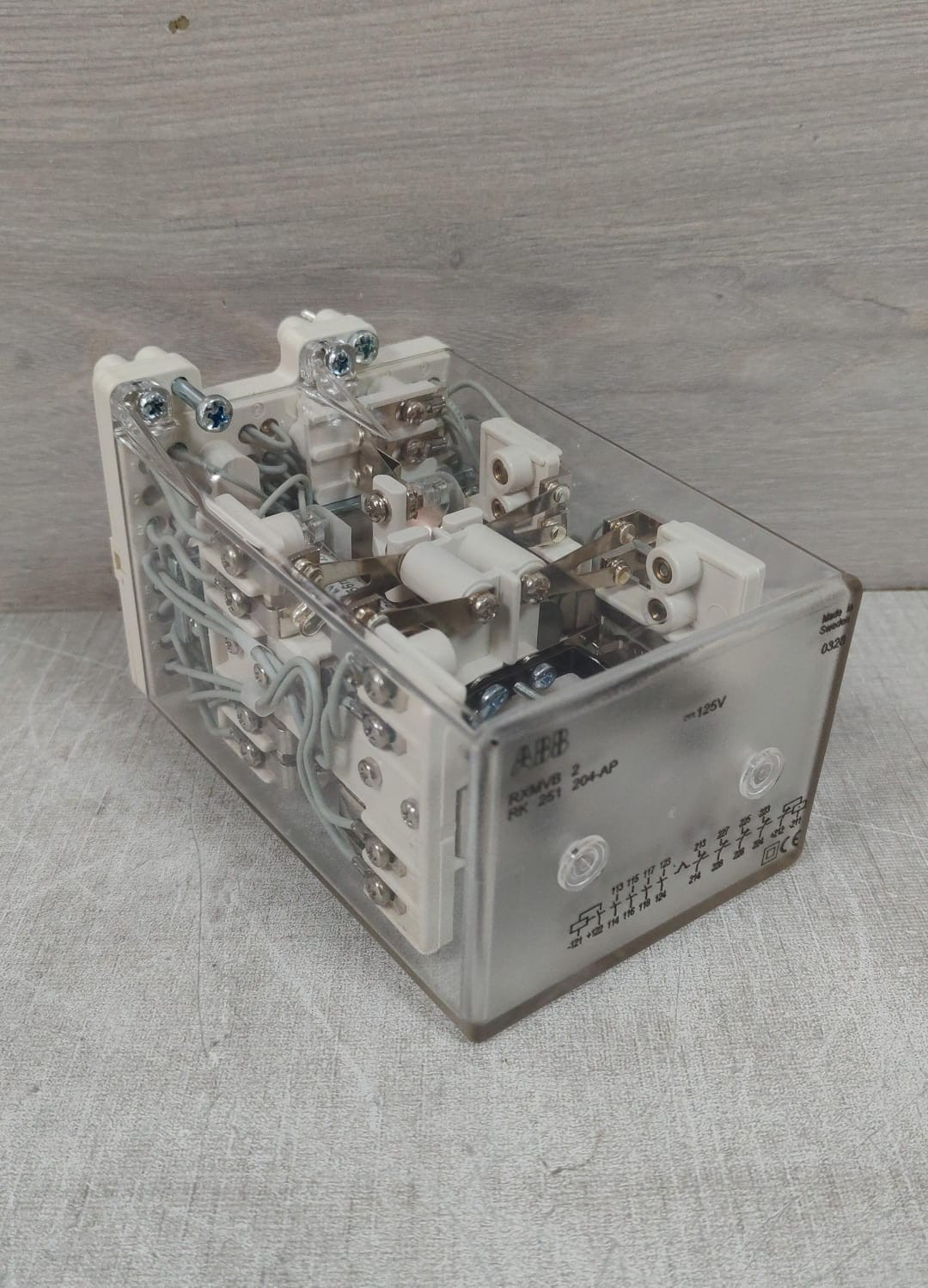 ABB RXMVB 2 / RK251 024-AP ABB RXMVB 2 / RK251 024-AP BISTABLE RELAY 125V 6