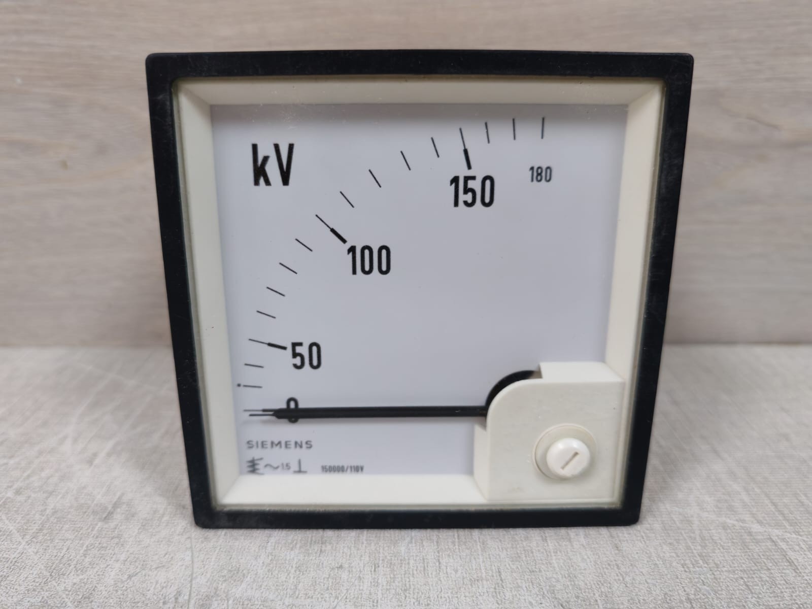 SIEMENS JI07080126 SIEMENS JI07080126 ANALOG AMMETER 24KV/132V 2