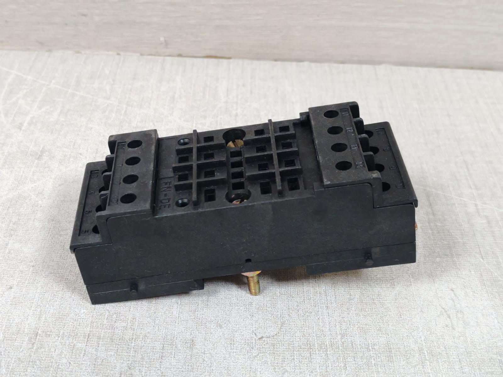 Siemens 7XP9013-0 SIEMENS 7XP9013-0 SURFACE MOUNTING SOCKET 7