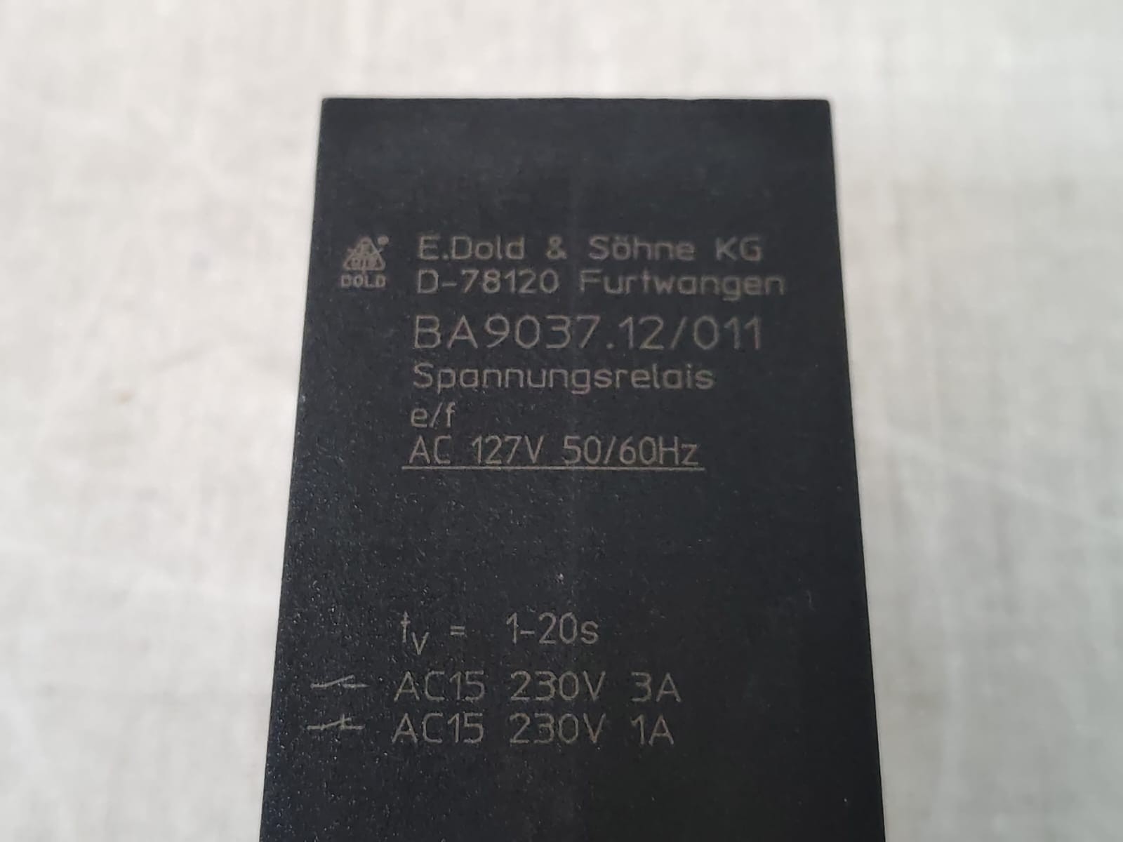 E.DOLD & SOHNE BA9037-12/011 E.DOLD & SOHNE BA9037-12/011 RELAY AC 127V 4