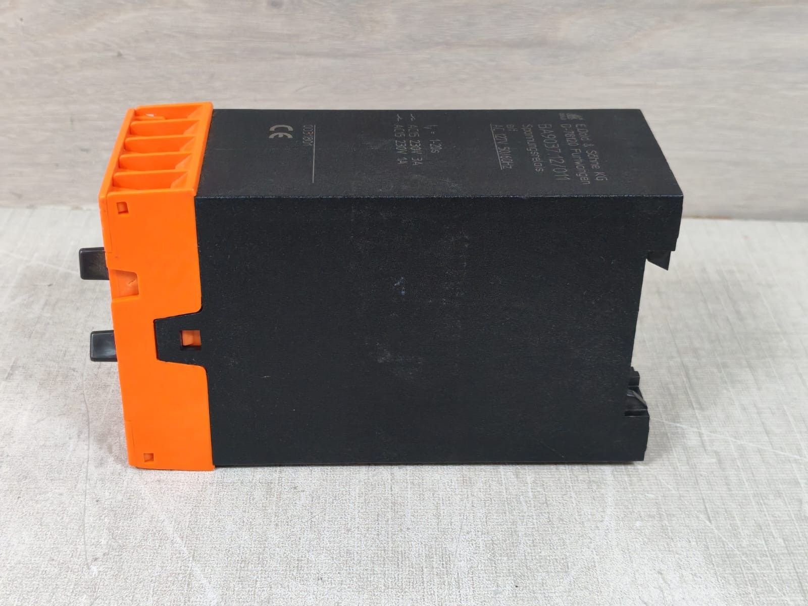 E.DOLD & SOHNE BA9037-12/011 E.DOLD & SOHNE BA9037-12/011 RELAY AC 127V 8