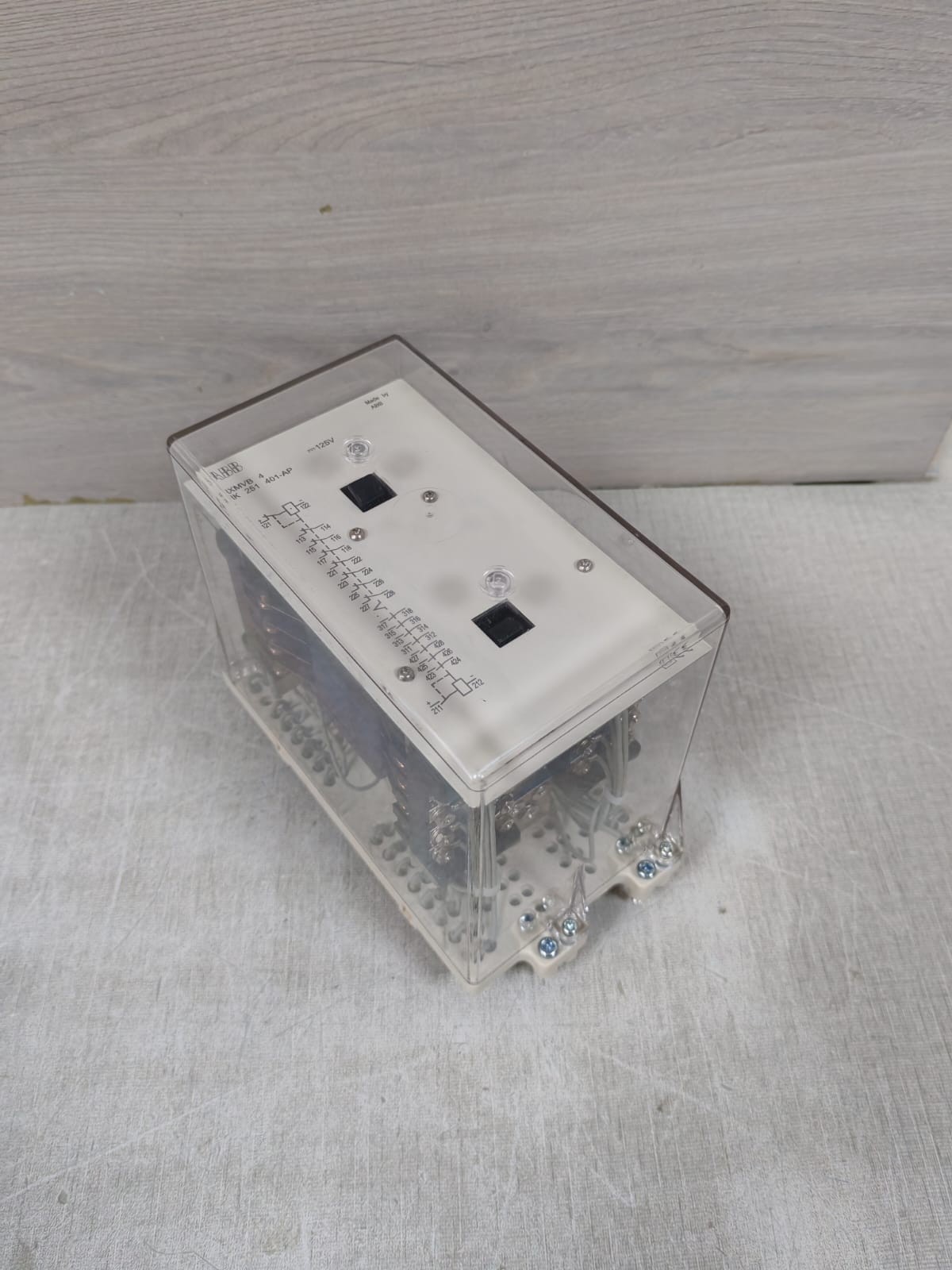 ABB RXMVB 4 RK 251 401-AP ABB RXMVB 4 RK 251 401-AP RELAY 125V 4