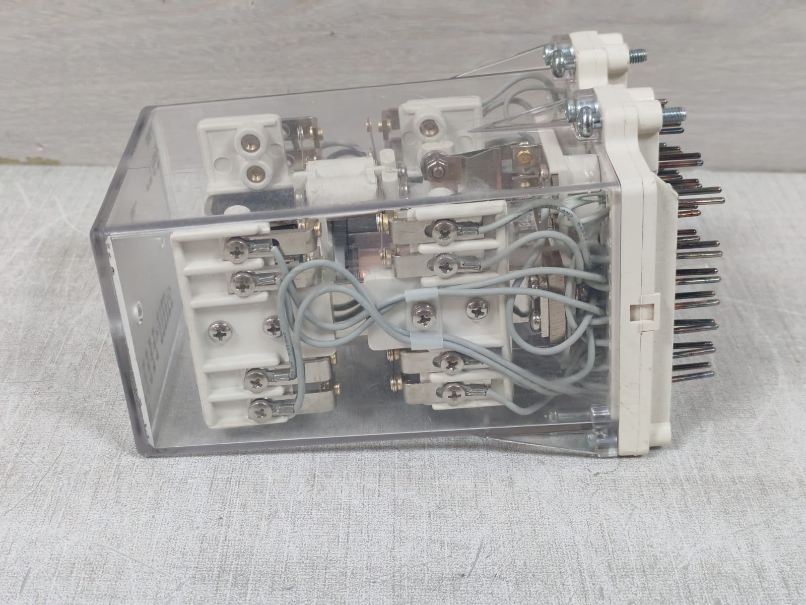 ABB RK-251-204 ABB RXMVB 2 RK 251 204-AP BISTABLE RELAY 125V 7