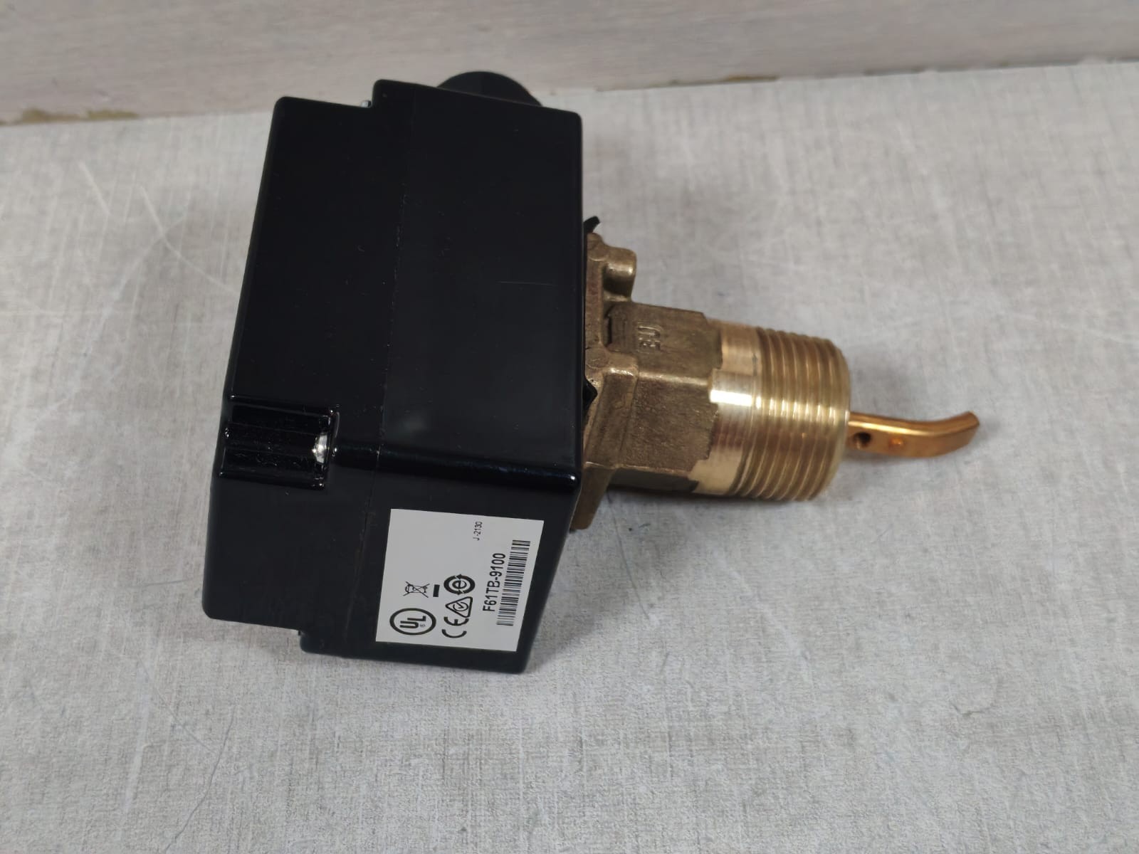 Johnson Controls F61TB-9100 JOHNSON CONTROLS F61TB-9100 LIQUID FLOW SWITCH 7