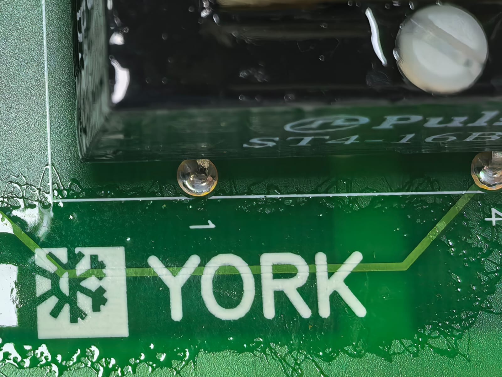 York YORK-031-02060 YORK 031 02060 002 SCR TRIGGER BOARD 4