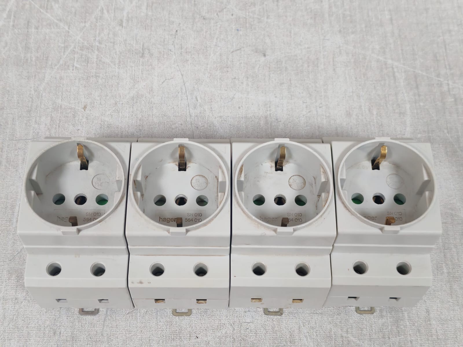 Hager HAGER-564010 HAGER 564010 SOCKET 2