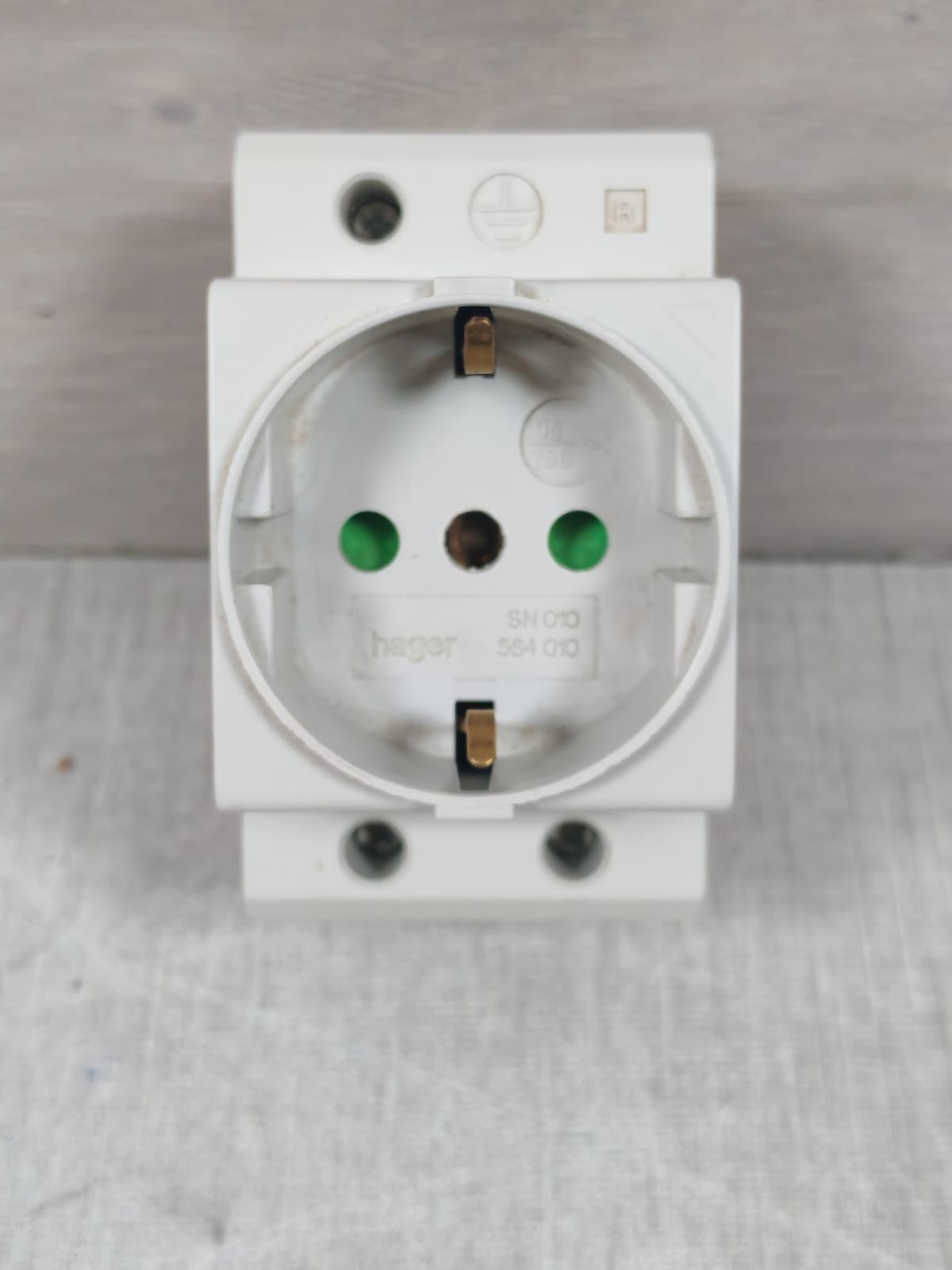 Hager HAGER-564010 HAGER 564010 SOCKET 3