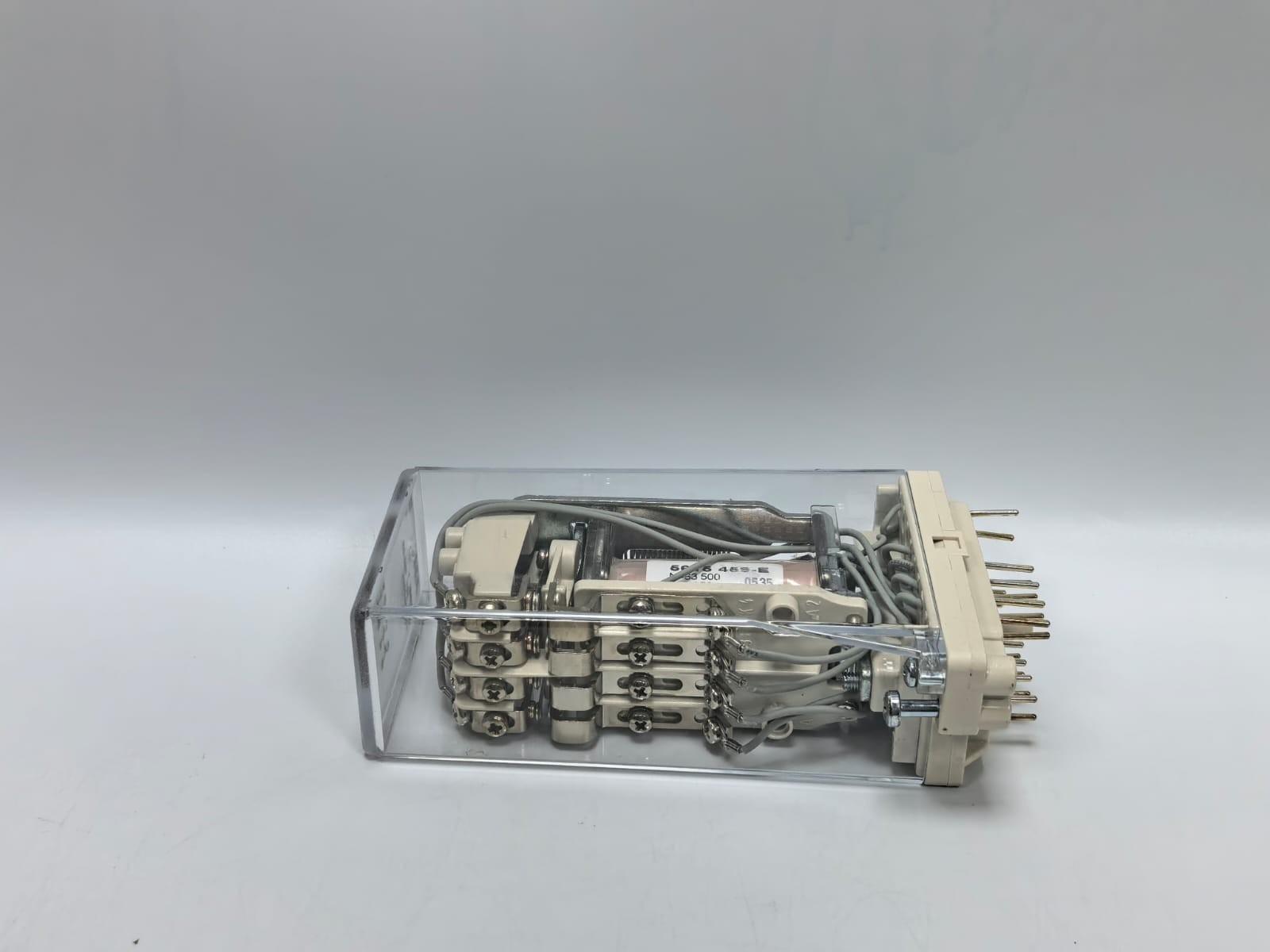 ABB RXME 1 RK 221 052-AS ABB RXME 1 RK 221 052-AS 220-250V RELAY 4