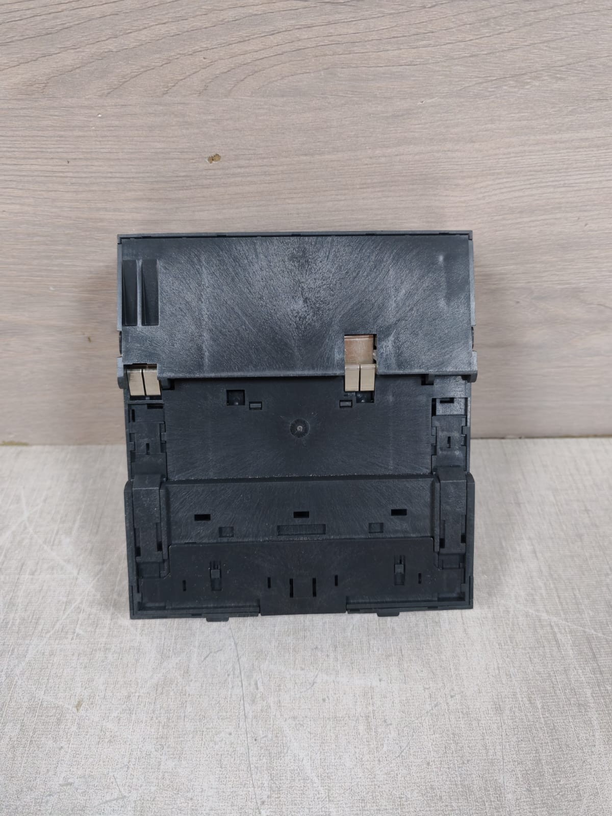 Siemens 6ES7 193-4DL10-0AA0 SIEMENS ET 200S COMPACT 6ES7 193-4DL10-0AA0 TM-C120S E-STAND 01 TERMINAL MODULE 9