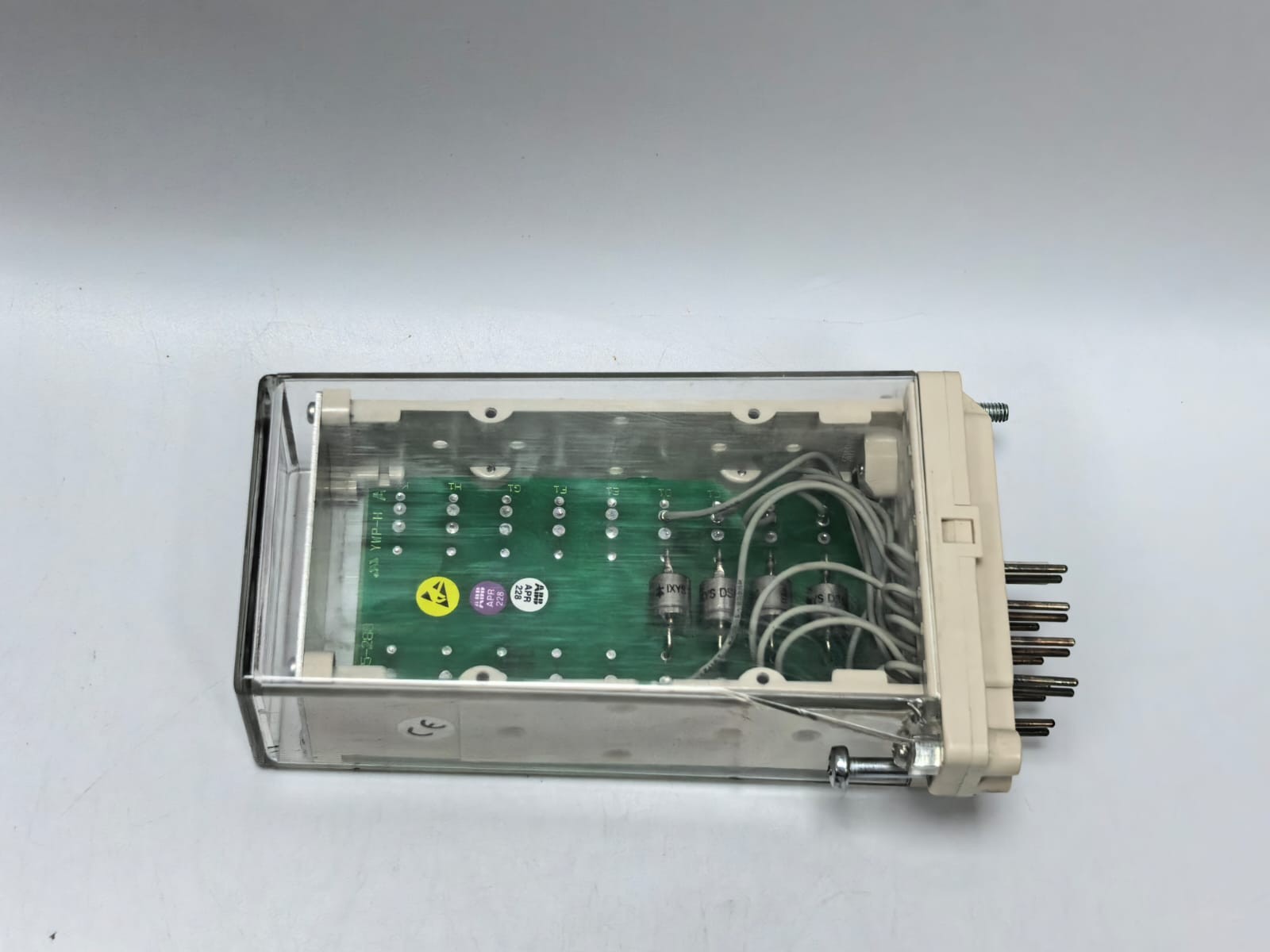 ABB RXTDA 1 RK 715 004-EC ABB RXTDA 1 RK 715 004-EC COMBIFLEX DIODE RELAY 4