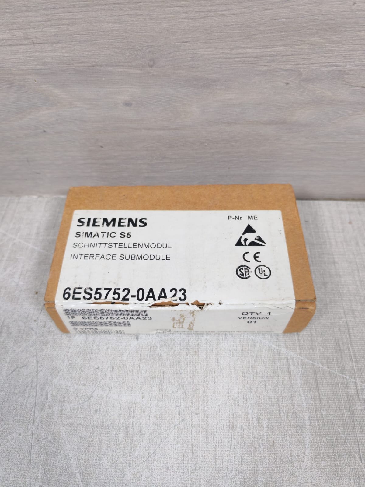 Siemens 6ES5752-0AA23 SIEMENS SIMATIC S5 6ES5752-0AA23 INTERFACE SUBMODULE 10