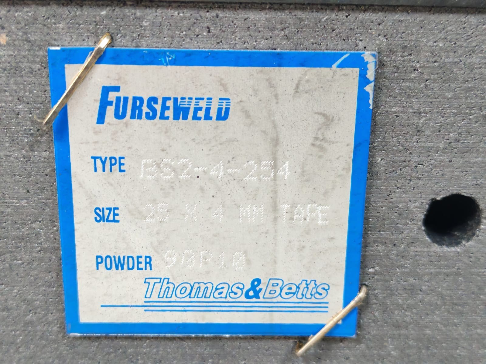 THOMAS BS2-4-254 THOMAS & BETTS FURSEWELD BS2-4-254 25X4MM TAPE TO STEEL SURFACE 2
